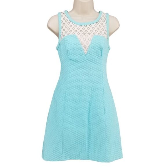 Lilly Pulitzer Dresses & Skirts - Lilly Pulitzer Vandalia Shift Dress Serene Blue Sleeveless Textured Cotton Sz 0